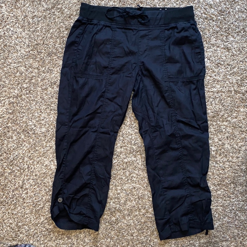 Lightweight capris
